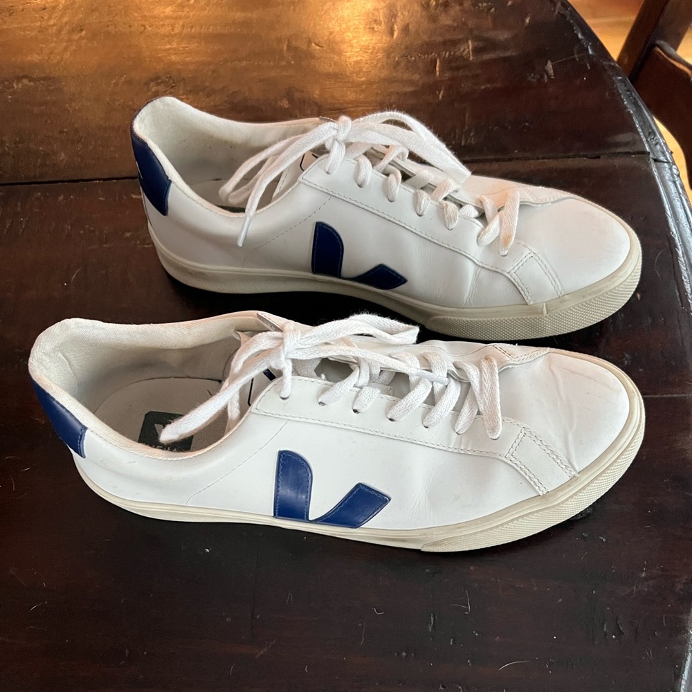 Men’s Veja Casual White / Navy Sneakers